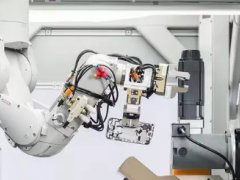 大佬紛紛入局，百億市場(chǎng)爆發(fā)在即，家用機(jī)器人前景卻不容樂觀？