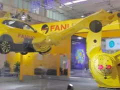 世界機(jī)器人大會(huì)：工業(yè)機(jī)器人成主角